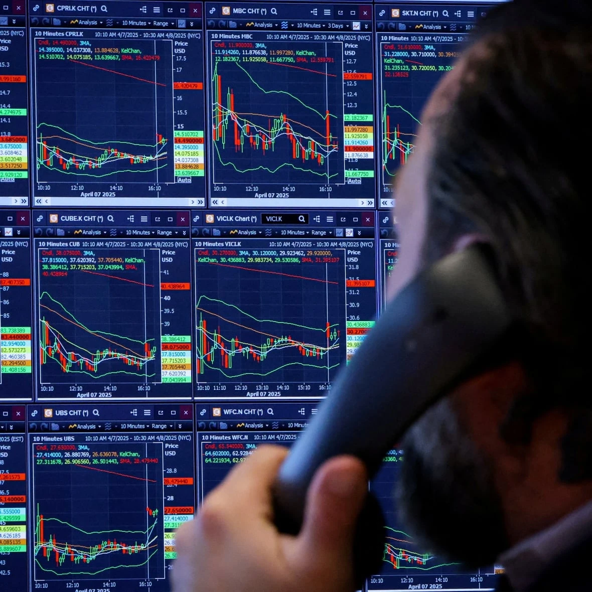 ETFs are outpacing mutual funds despite market volatility. Are rookie retail investors at risk?