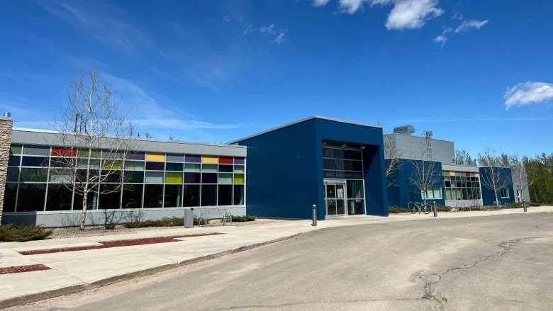 Hospital in Hay River, N.W.T., has no doctor on site this week
