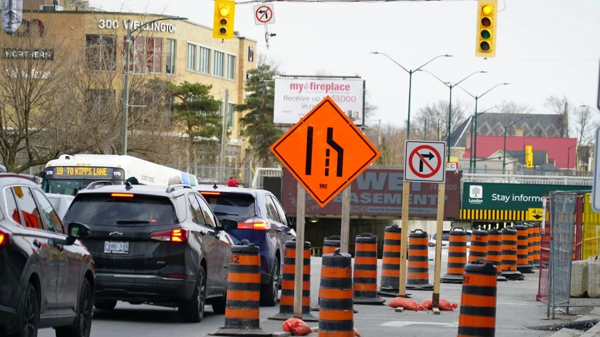 Roadwork to close Wellington Street between King and York, starting Wednesday