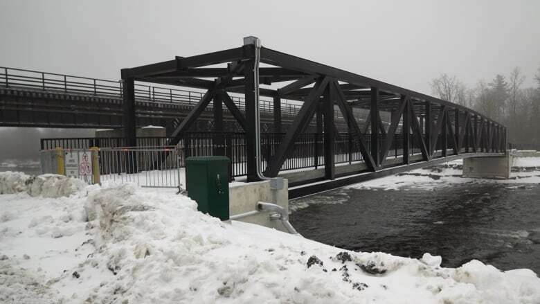 Seasonal closure of new Rideau River footbridge confounds users, councillor