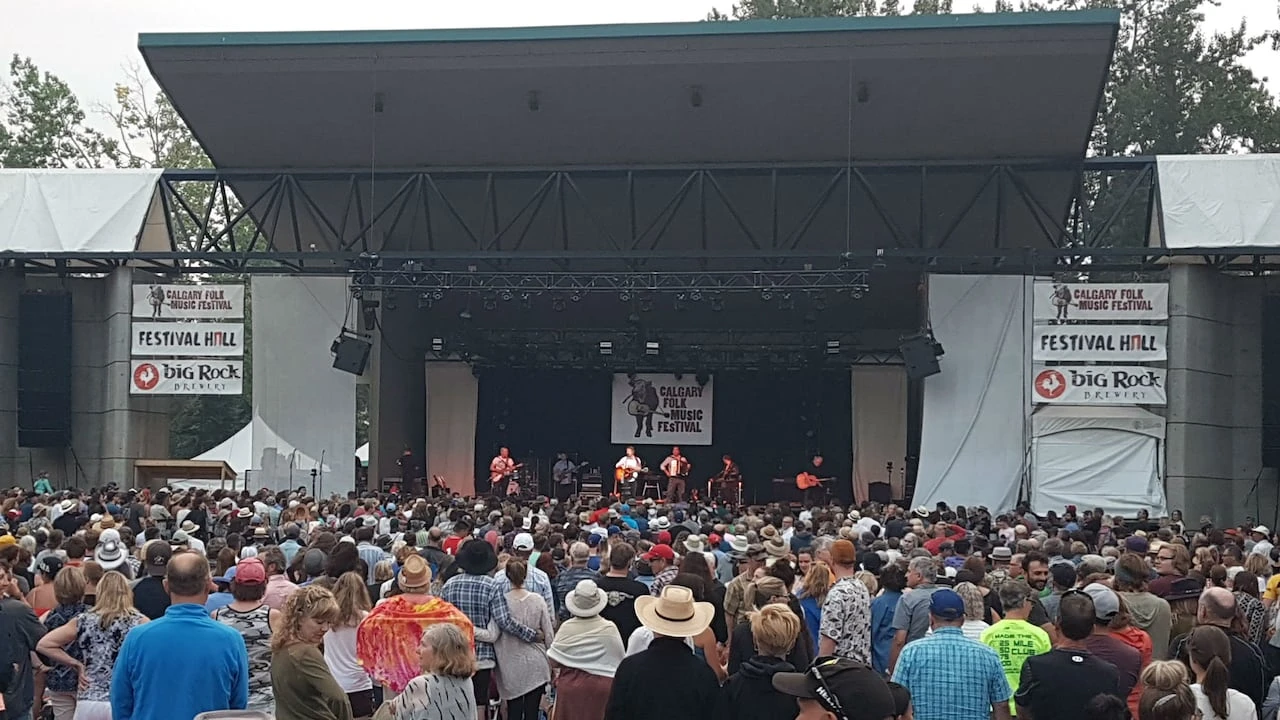 Calgary Folk Fest kicks off amid hot, smoky conditions