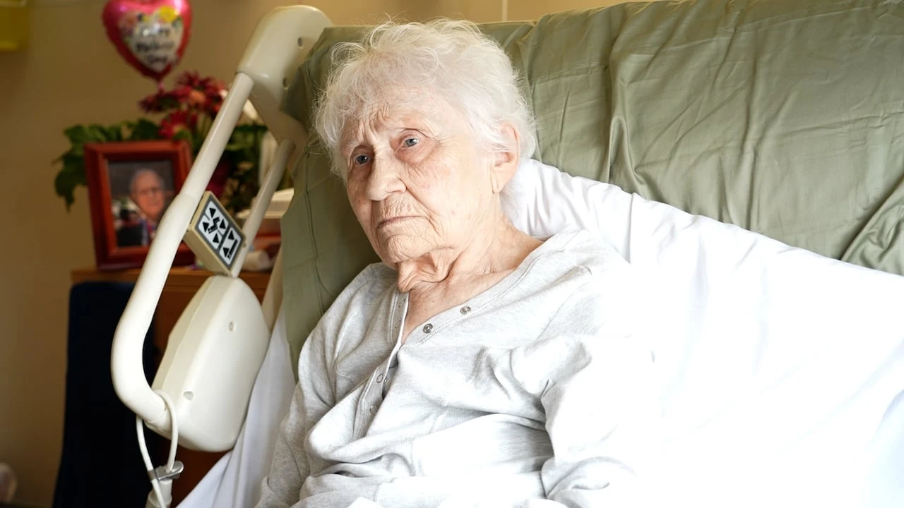 Manitoba MAID law 'punishing' 94-year-old woman, pro-choice group says