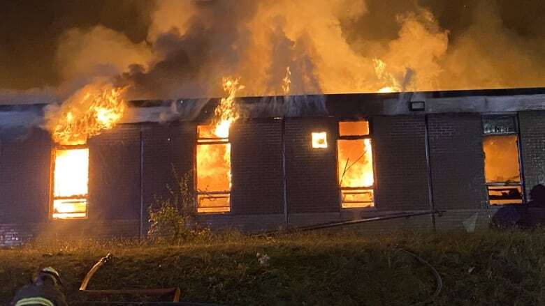 Fire overnight at now-vacant school in Elliot Lake, Ont.