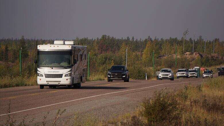 N.W.T. government officials, Yellowknife mayor respond to evacuation re-entry emails