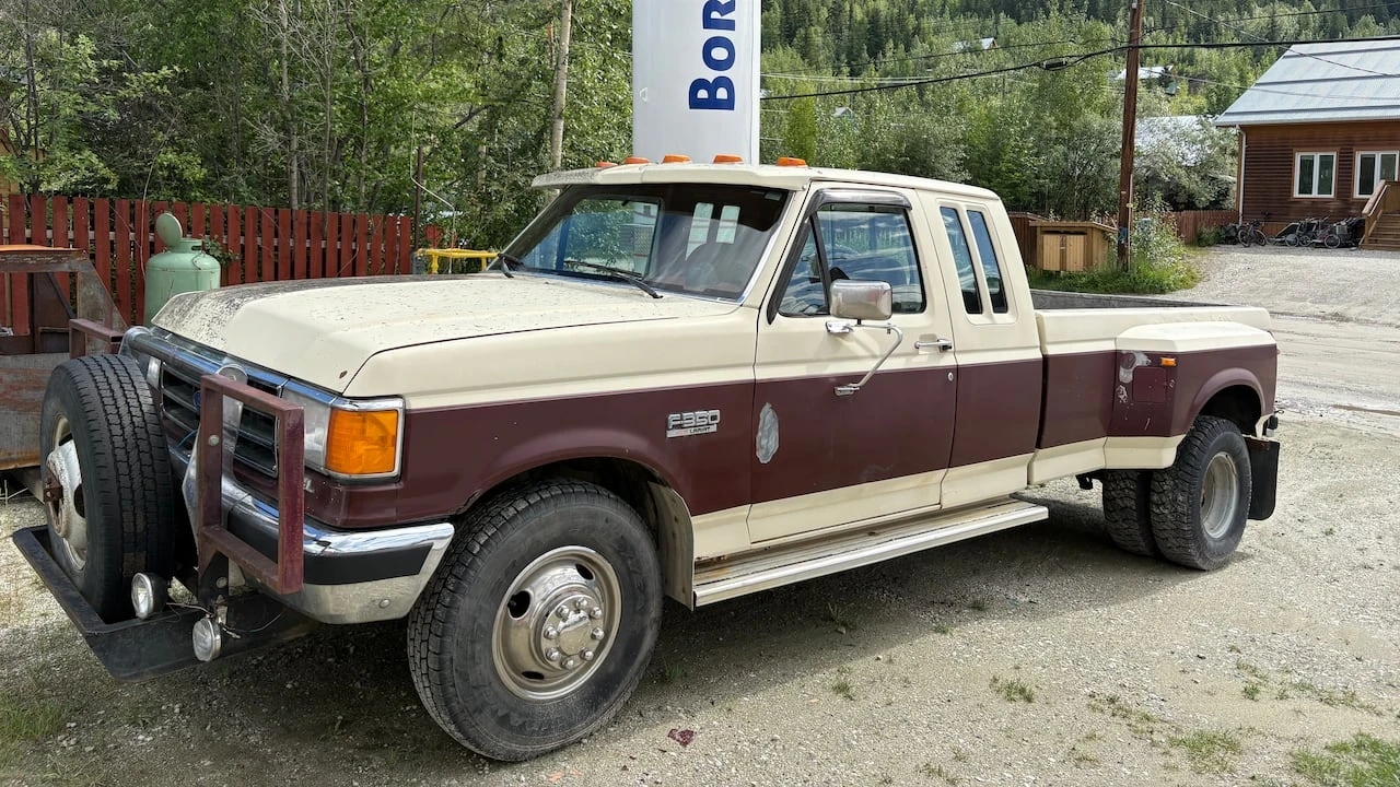 Yukoner donates 2 trucks to West Dawson group for firefighting equipment