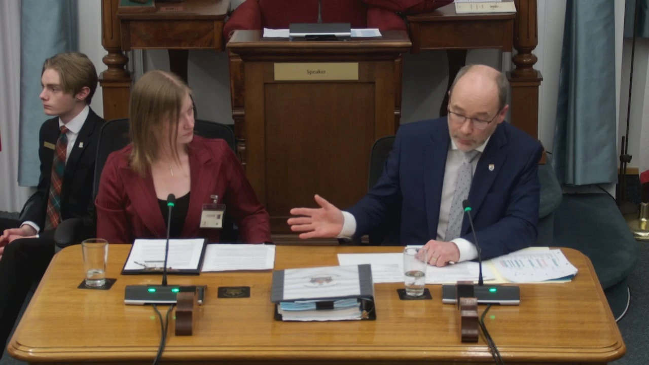 Déjà vu for doctors as P.E.I. Greens, PCs debate sick notes bill — again
