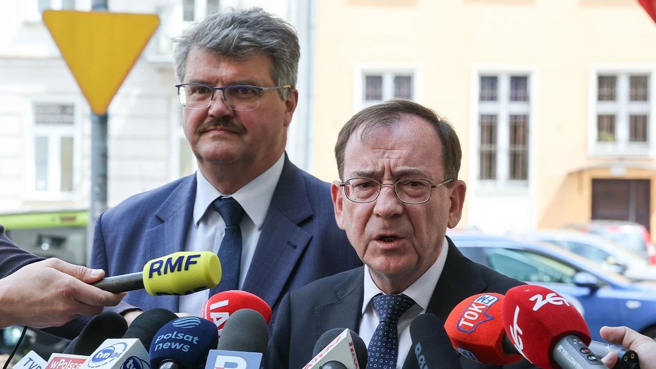 Nie było „zamachu stanu”. Prokuratura umarza dwa wątki