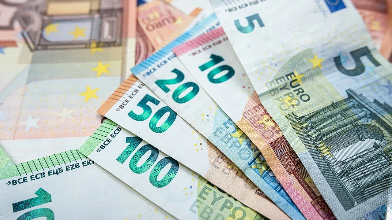Kursy walut EUR, USD, CHF we wtorek 20 lutego. Oficjalne kursy NBP
