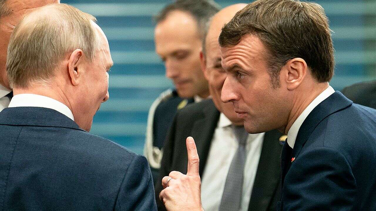 Macron chce konfiskaty rosyjskich aktywów. Kreml oskarża o kradzież