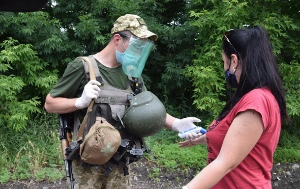 Кабмін спростив в'їзд із непідконтрольного Донбасу і Криму