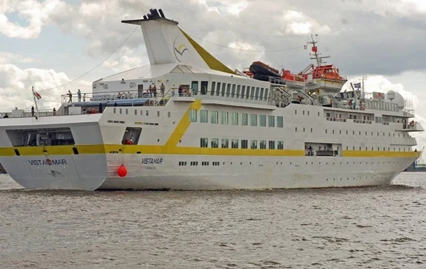Вибух у Бейруті: в порту затонув лайнер Orient Queen