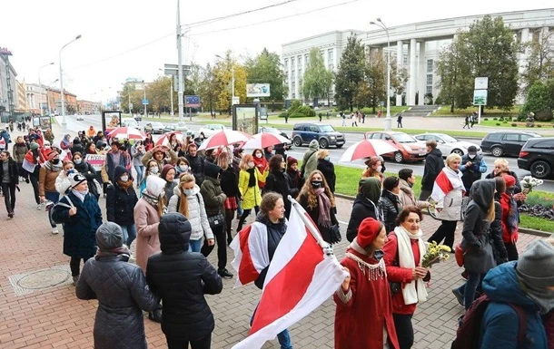 У Мінську почалися затримання на маршах протесту