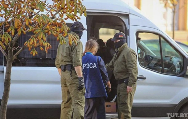 У Білорусі закривають опозиційний ЗМІ