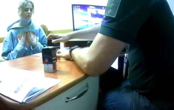 Російській співачці заборонили в'їзд в Україну через поїздки до Криму