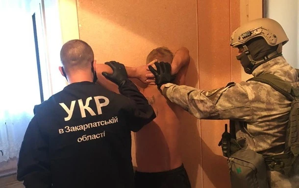 На Закарпатті затримали грабіжників ювелірного магазину