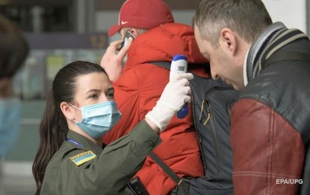 У ЦГЗ пояснили, кому не потрібна самоізоляція після поїздки за кордон