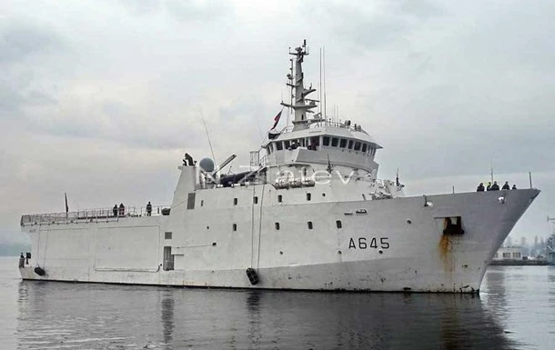 Розвідувальний корабель ВМС Франції увійшов у Чорне море