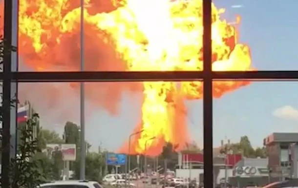 У Волгограді стався потужний вибух на АЗС