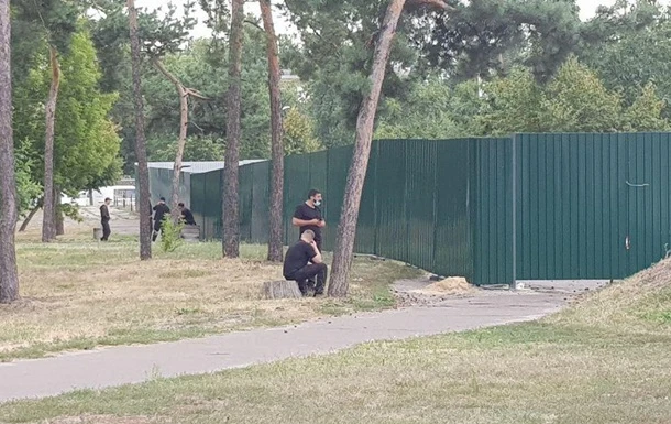 У парку Малишка Києва почали будувати житловий дім