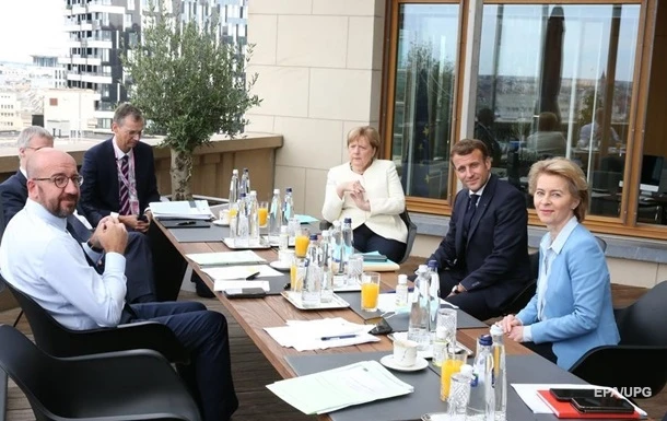 Меркель не відкидає повний провал саміту ЄС щодо економіки