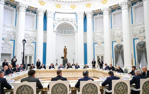 Уряд РФ попередив про загрозу погіршення ситуації в економіці