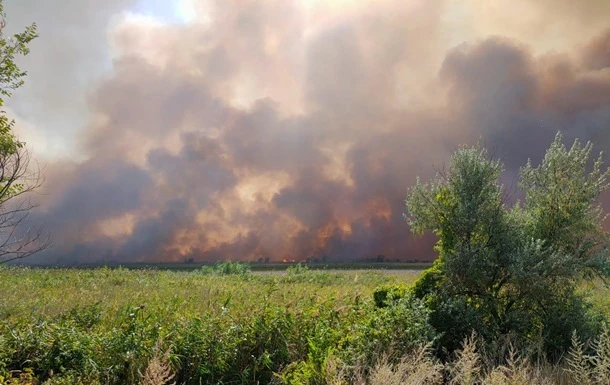 У зоні ООС під час гасіння пожеж постраждали військові
