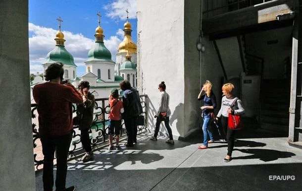 Держтуризм просить не закривати кордон через COVID