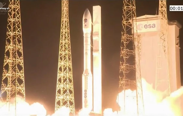 У Французькій Гвіані запустили ракету Vega з 53 супутниками