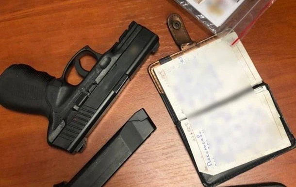 У Києві обстріляли машину патрульних