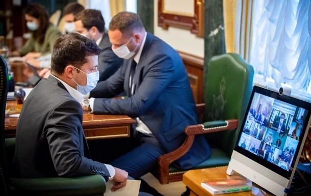 Зеленський вимагає від Кабміну чіткої комунікації