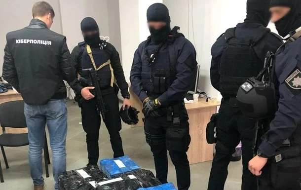У Сумах за допомогою кол-центру крали гроші у іноземців