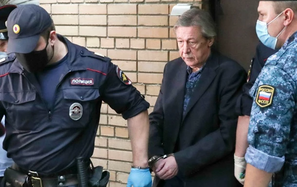 Сестра актора Єфремова описала умови його перебування в ізоляторі