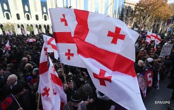 У Грузії опозиційні партії відмовилися від мандатів у новому парламенті