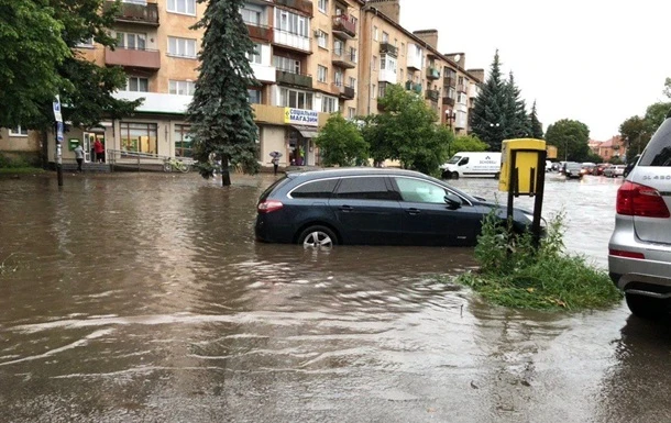 Захід України знову затоплюють дощі