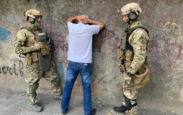 У Дніпрі банда вимагала мільйони гривень у фермерів