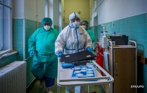 В Україні менше 700 нових випадків COVID-19