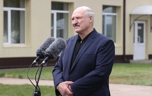 Лукашенко: Атакують Росію, але хочуть зім'яти нас