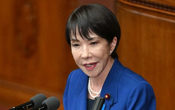 Китайський дипломат пригрозив відрізати голову премʼєрці Японії