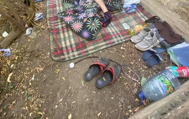 В Одесі сім'я з дитиною жила в парку