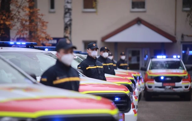ДСНС отримала аварійно-рятувальні автомобілі
