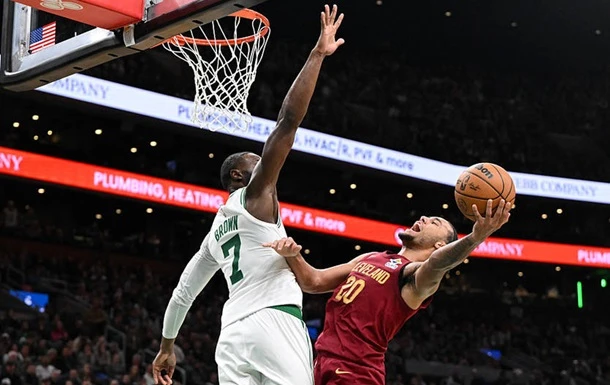 НБА: Лейкерс вирвали перемогу на останніх секундах