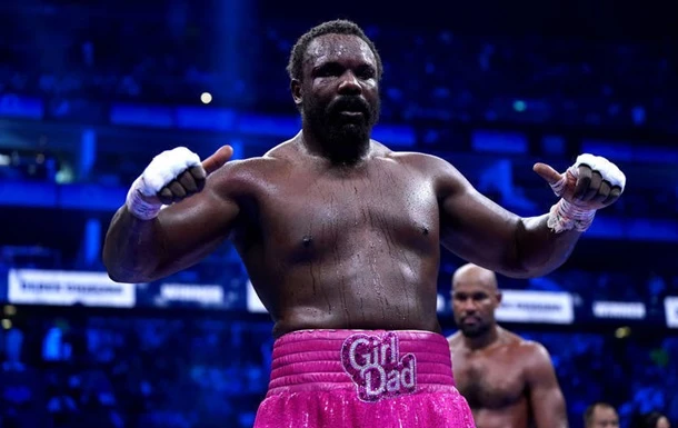 Френк Воррен розкрив ім'я суперника Чісори в 50-му бою на рингу