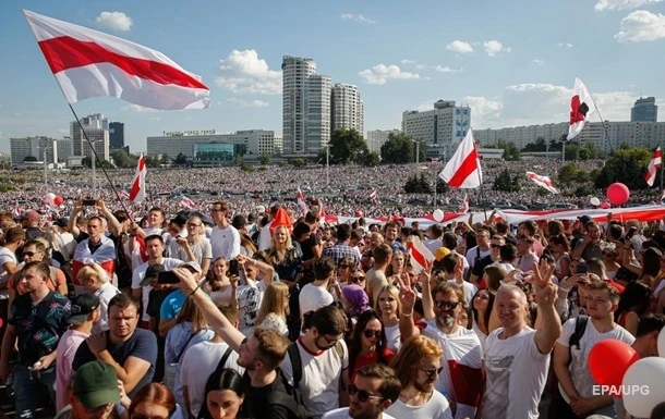 Правозахисники заявили про майже сто політв'язнів у Білорусі