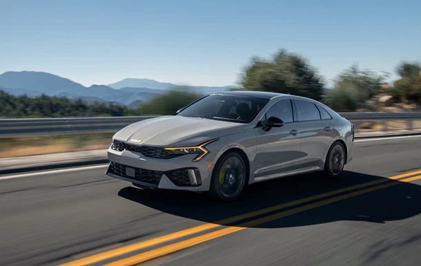 Kia відкликає тисячі K5 через програмне забезпечення з 