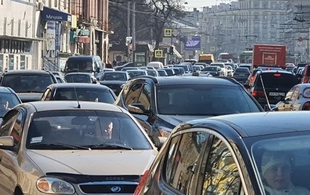 Рух у Києві паралізовано 