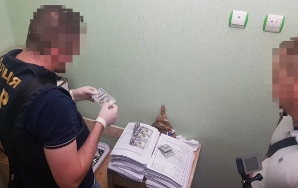 Нацполіція: На львівській митниці виявили махінації на 10 млн грн