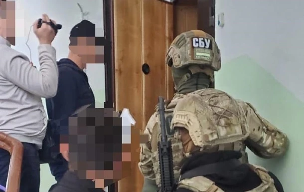 Співробітника СБУ підозрюють у вимаганні $ 30 тисяч
