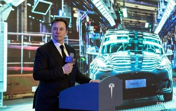 Tesla потроїла страхові виплати Маску
