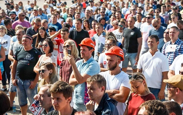 Шахтарі Білоруськалію вийшли на площу