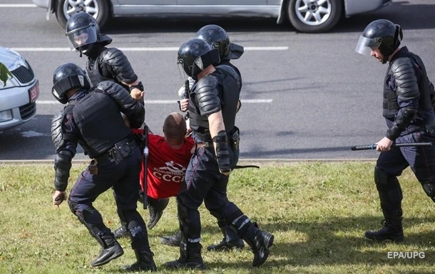 За добу в Білорусі затримали 700 учасників протесту